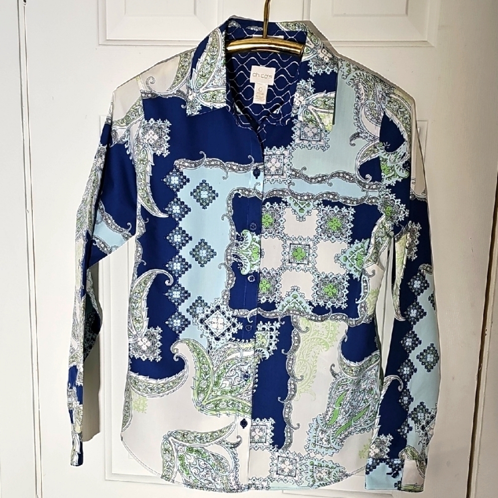 CHICO'S Blue and Green Paisley Button-Up Shirt.‎ No Irion. NWOT. Size O Small